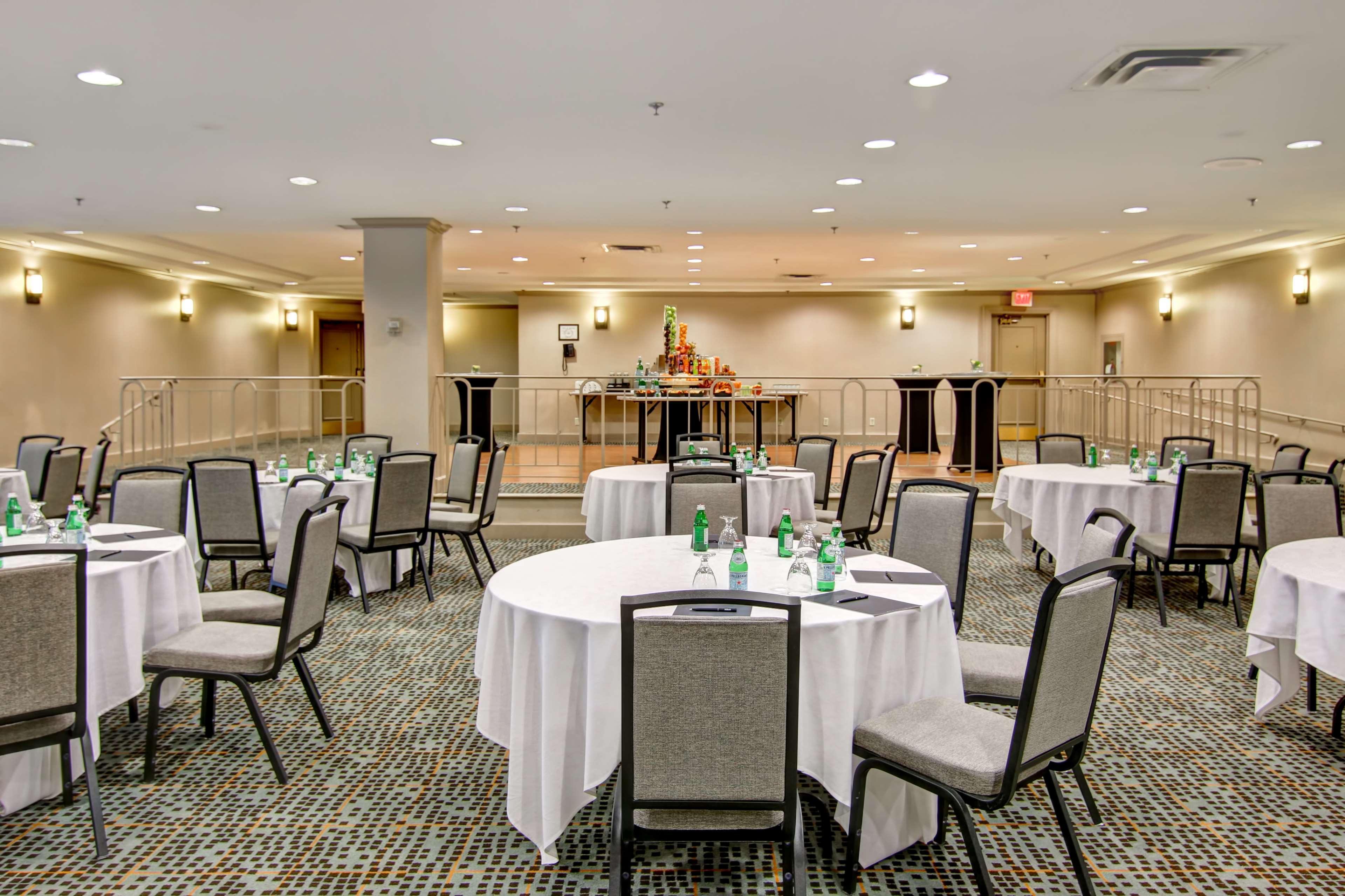 Hilton Mississauga/Meadowvale Exterior foto